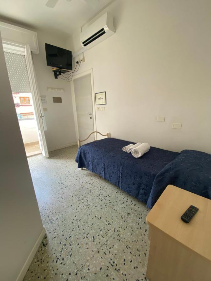 B&B Hotel Lucciola Cattolica Exterior photo